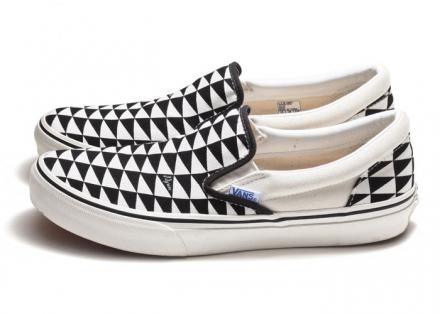 PILGRIM-SURF-SUPPLY-VANS-SLIP-ON-WHITE-BLACK